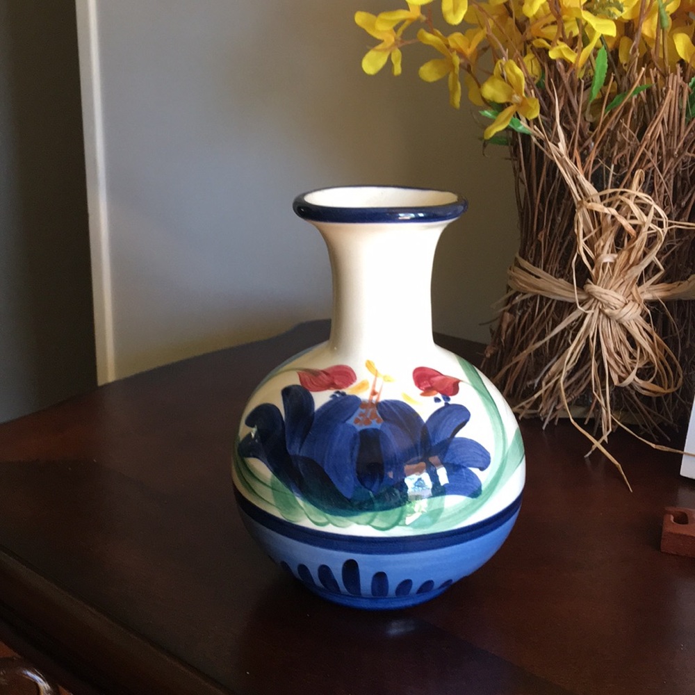 Gail Pittman Overstreet Pattern Vase